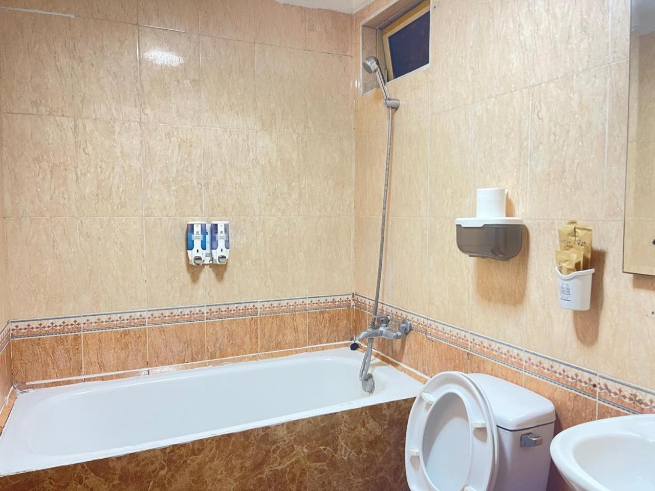 Il Divo Hostel & Spa Hanoi Buitenkant foto