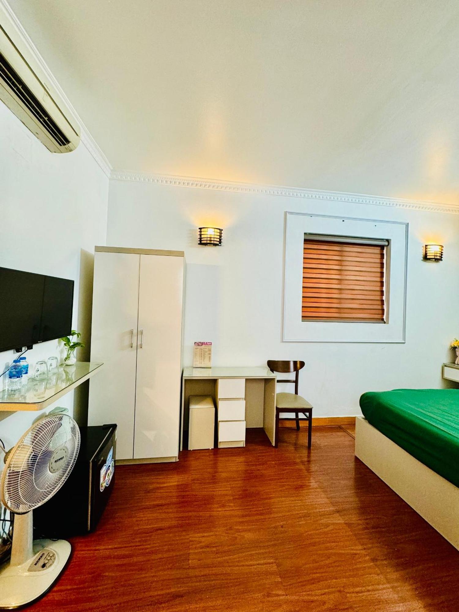 Il Divo Hostel & Spa Hanoi Buitenkant foto