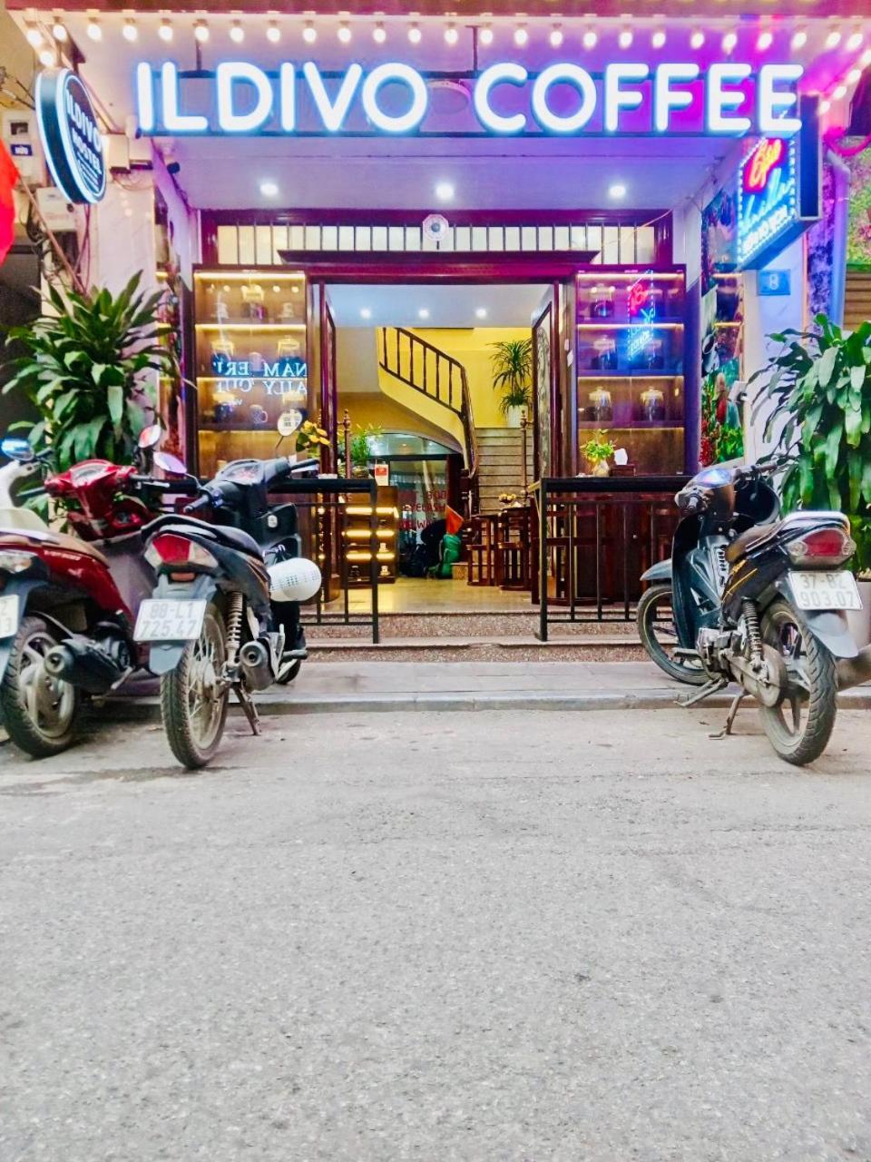 Il Divo Hostel & Spa Hanoi Buitenkant foto